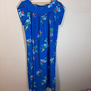 Made in Hawaii blue floral print split sleeve mumu Size 16